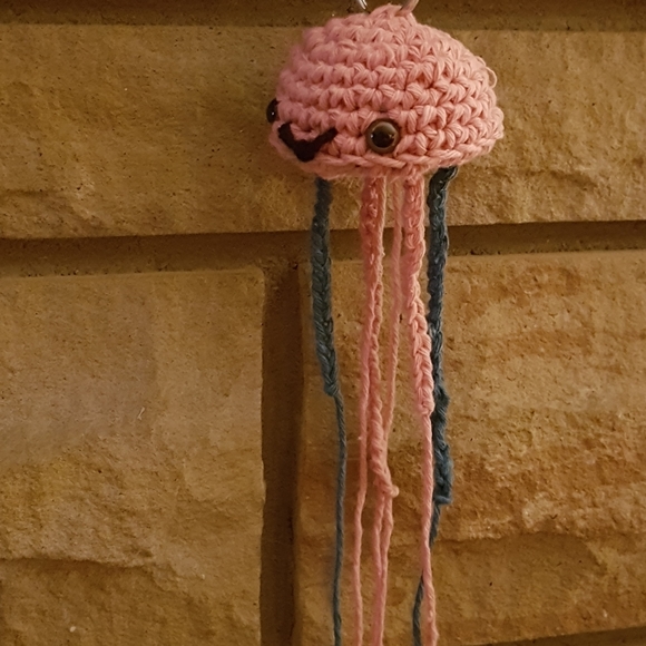 Handmade jellyfish clip - Picture 3 of 4
